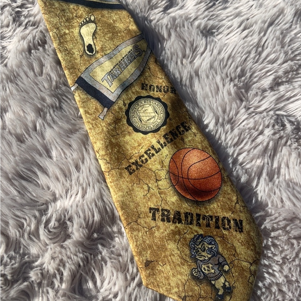 Men’s Tar Heels tie